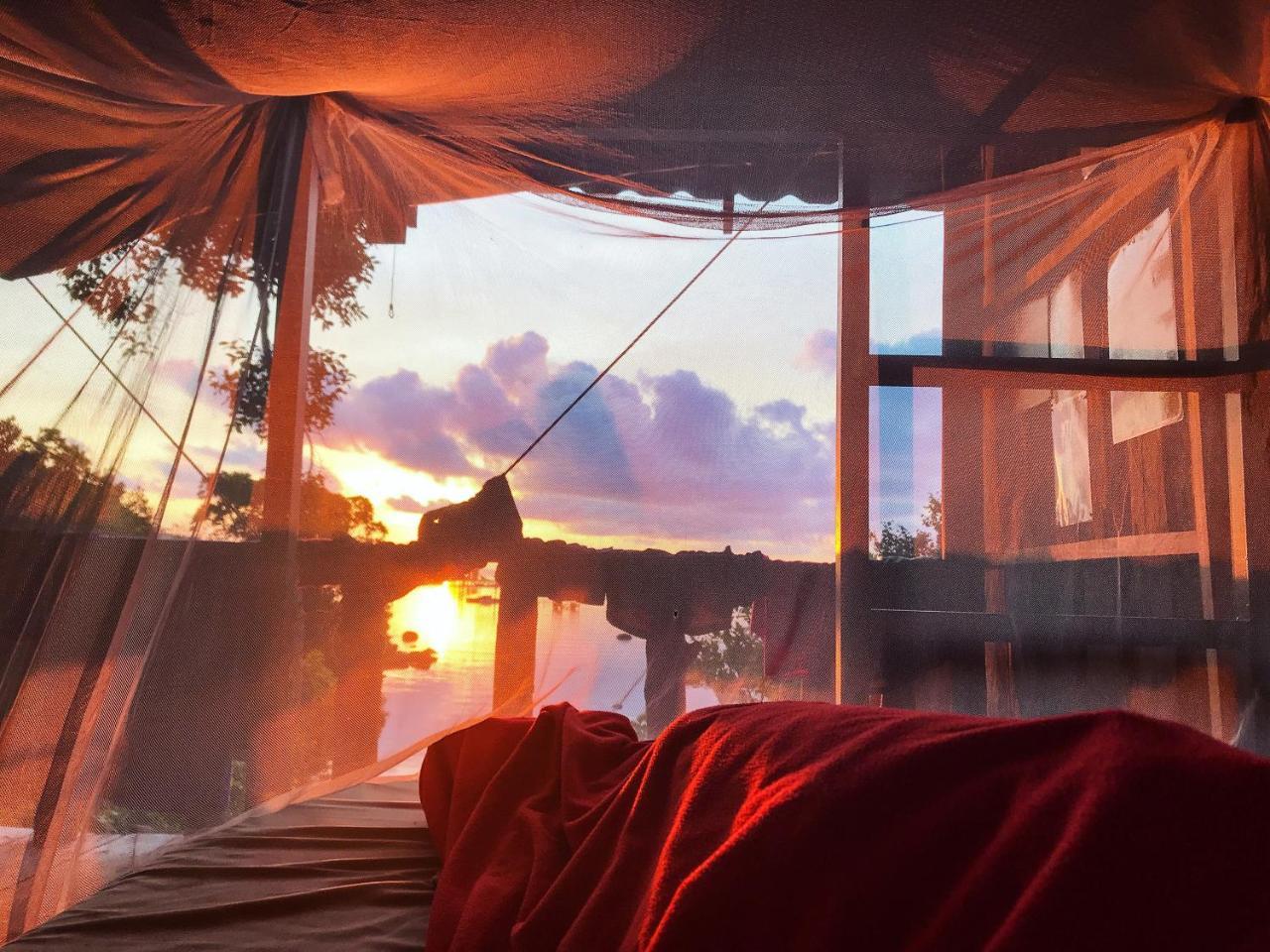Mad Monkey Koh Rong Samloem Hostel เกาะรงสำลน ภายนอก รูปภาพ