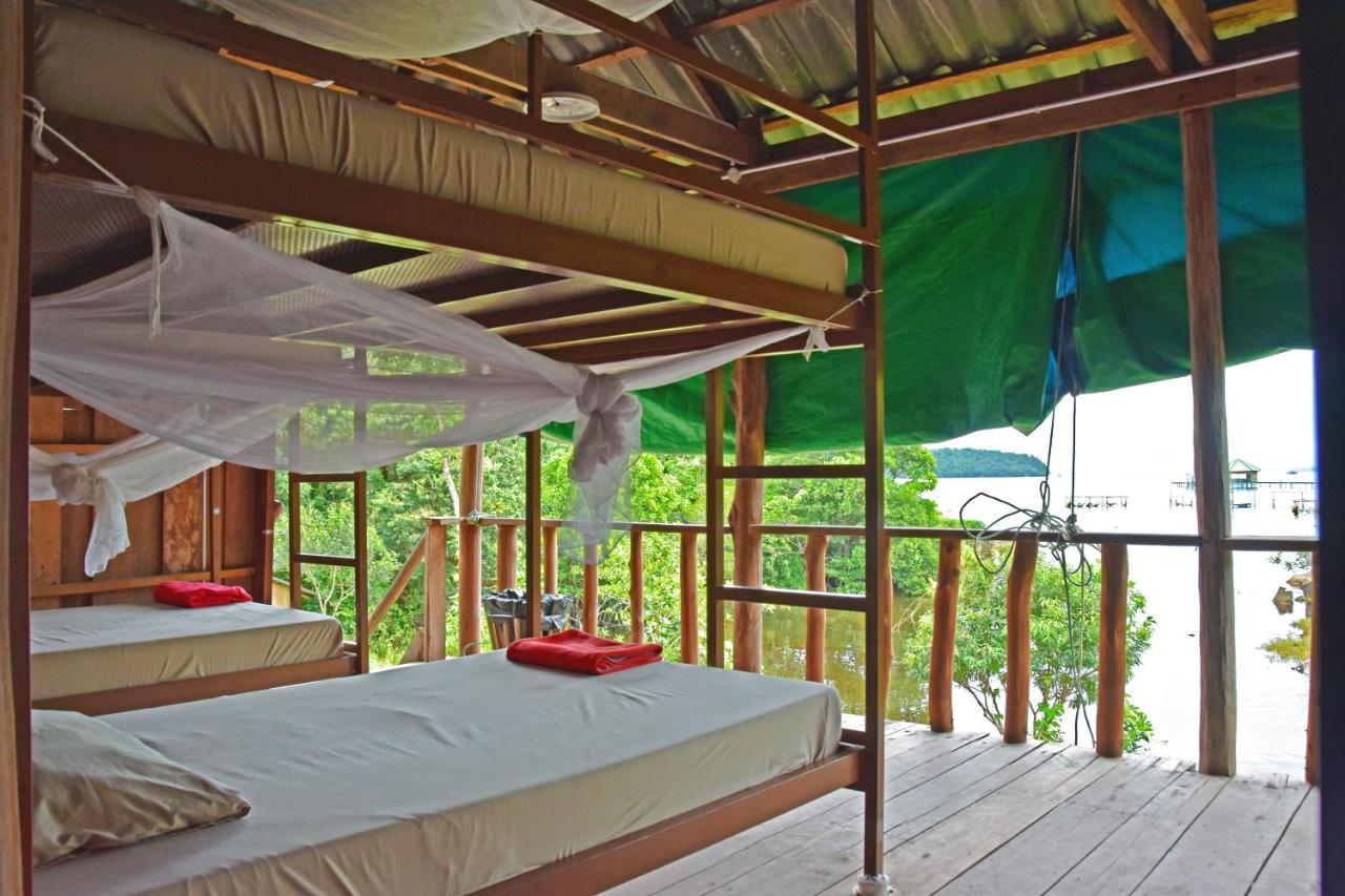 Mad Monkey Koh Rong Samloem Hostel เกาะรงสำลน ภายนอก รูปภาพ